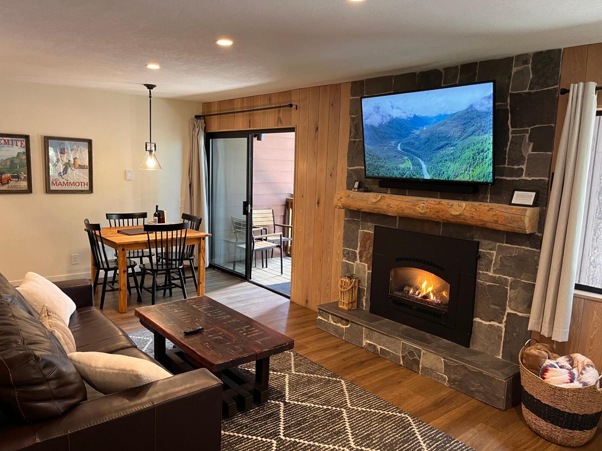 Tastefully Remodeled Condo At Mammoth Ski & Racquet Club, Hot Tub, Garage, 10 Min Walk To Ski Lifts Mammoth Lakes Exterior foto
