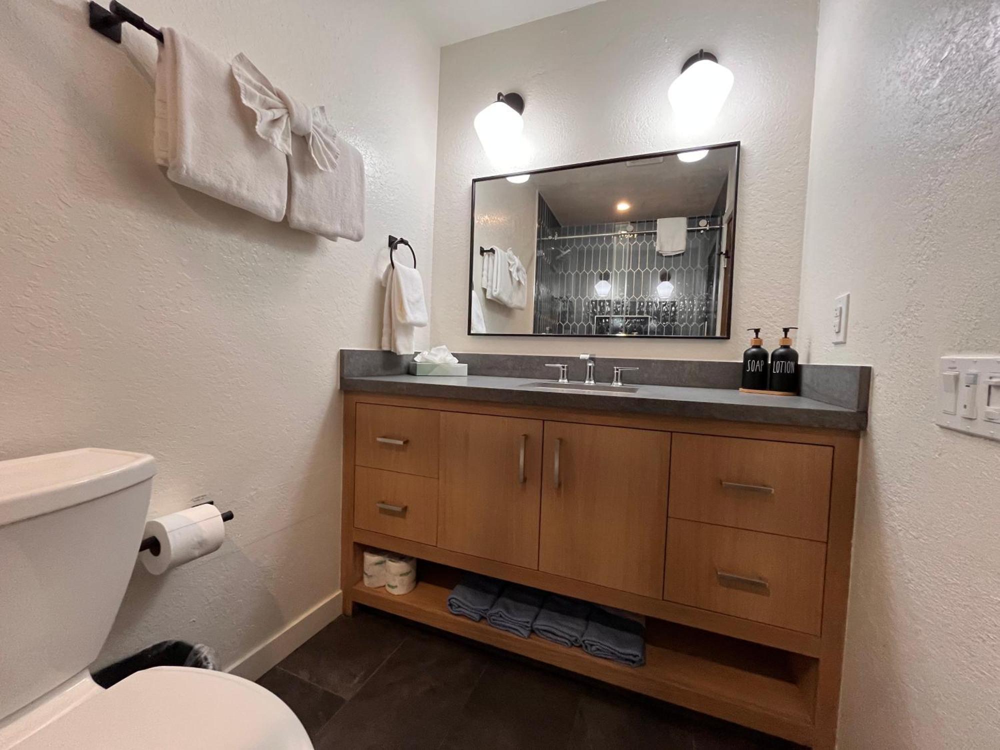 Tastefully Remodeled Condo At Mammoth Ski & Racquet Club, Hot Tub, Garage, 10 Min Walk To Ski Lifts Mammoth Lakes Exterior foto